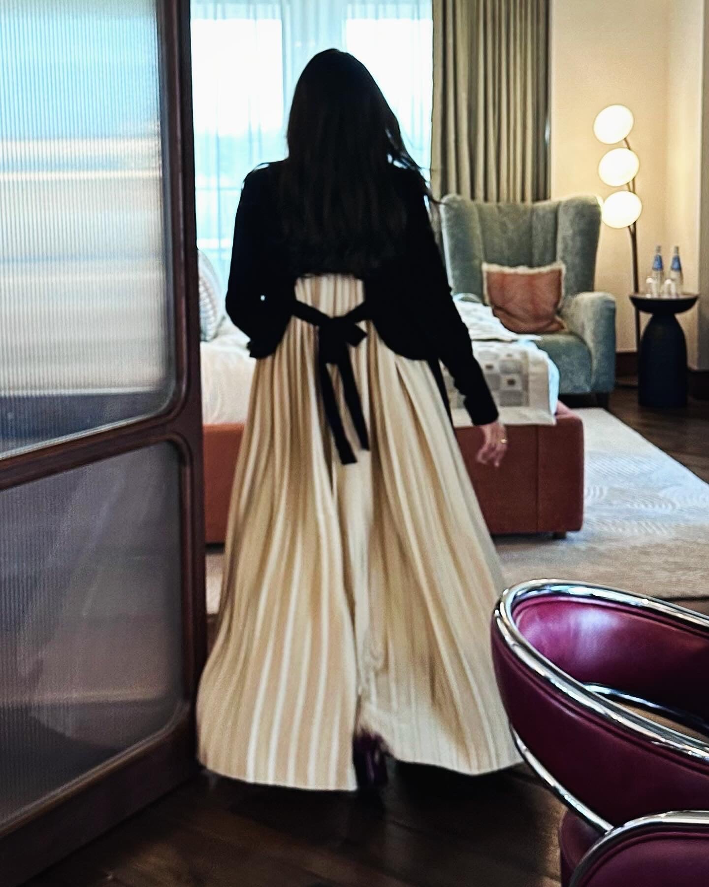 Velvet & Plisse Abaya