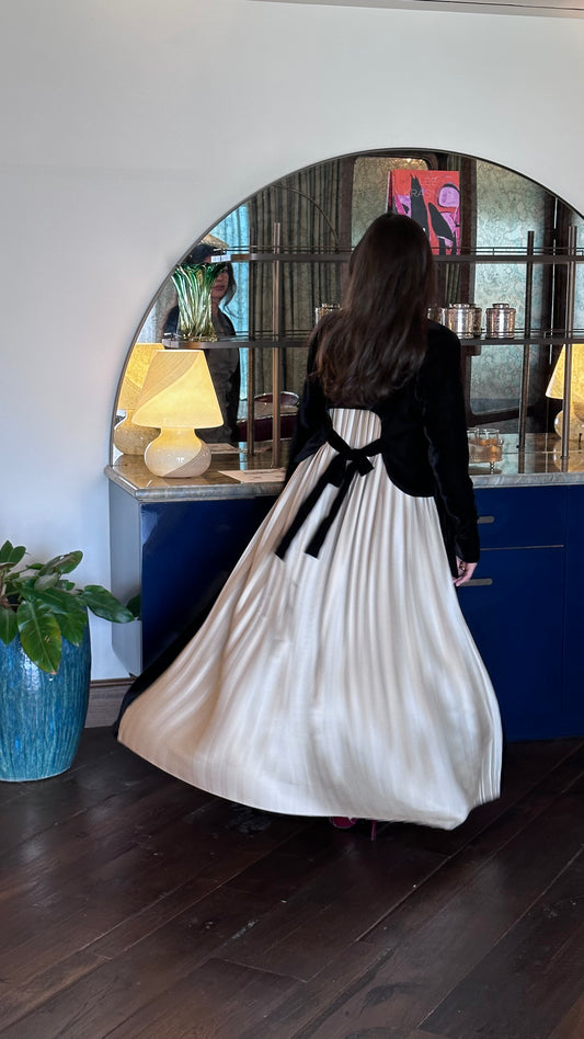 Velvet & Plisse Abaya
